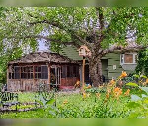 4 Bed 2 Bath Family Home Sherwood Park Glen Allen - Photo 1