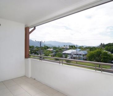 Townhouse in secure complex near CBD - Photo 4