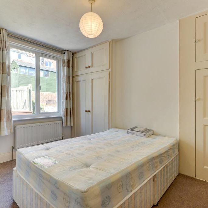 6 bedroom house to rent - Photo 1