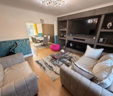 3 bedroom semi-detached house to rent - Photo 3