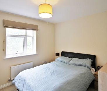 2 bedroom flat to let - Photo 1