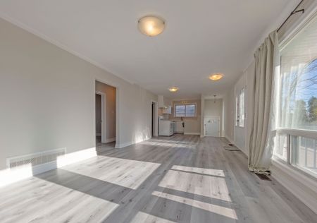 For Lease - 443 Fernleigh Circle, Richmond Hill, Ontario - Photo 2