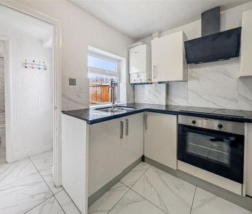 2 bedroom terraced house to rent - Photo 6