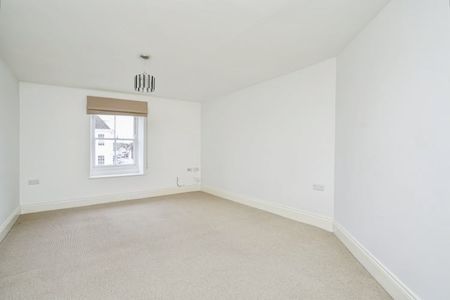 Market Square, Bicester - Photo 3