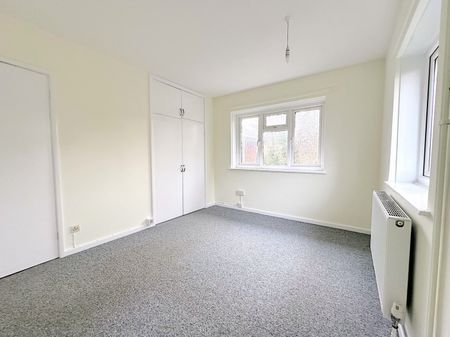 A 2 Bedroom Flat Instruction to Let in Bexhill-on-Sea - Photo 5