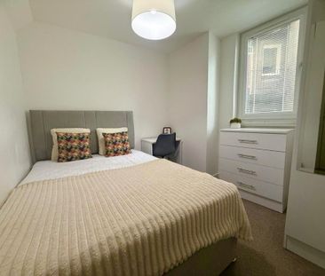 2 bedroom flat to rent - Photo 2
