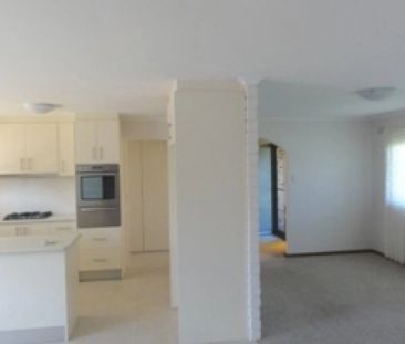 8 The Annie Watt Circuit, West Lakes Shore. - Photo 4