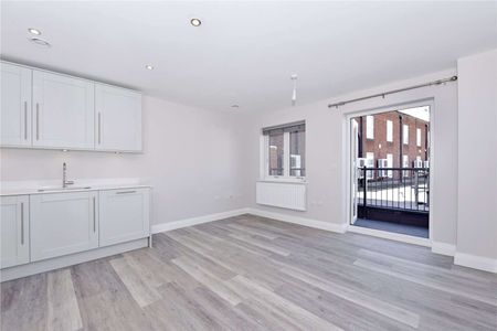 A beautifully present one bedroom first floor apartment, located off the High Street and with one allocated parking space. - Photo 3