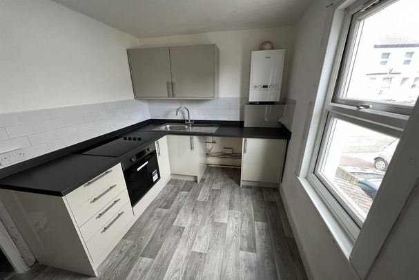 2 bedroom property to rent - Photo 1