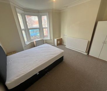 1 bedroom in a house share to rent - Photo 1