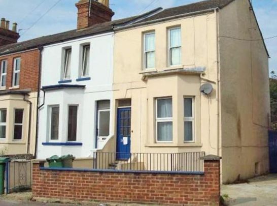 5 bedroom end of terrace house to rent - Photo 1