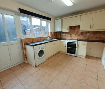 2 bedroom end of terrace house to rent - Photo 5