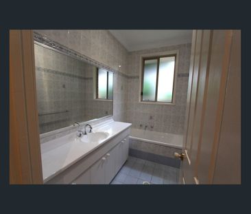 Situated at the back of a small complex of two, this lovely villa o... - Photo 2