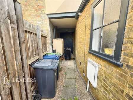 3 bedroom house to rent The Broadway, St. Ives, PE27 - Photo 4