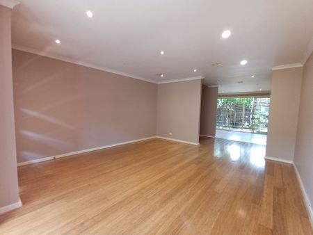 Perfect Location! - Photo 3