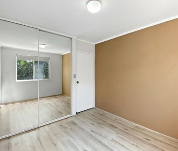 Spacious 2 Bedroom Apartment! - Photo 2