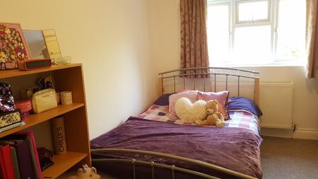 6 Bed Semi-Detached House, Granby Grove, SO17 - Photo 5