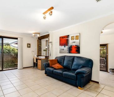 Spacious Family Home in a Quiet Cul-de-Sac - Photo 2