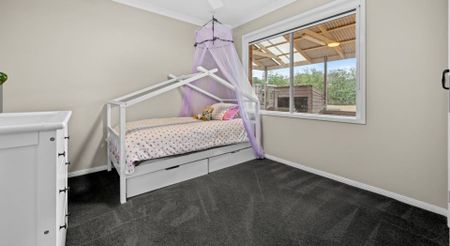 Stunning Family Home - Photo 2