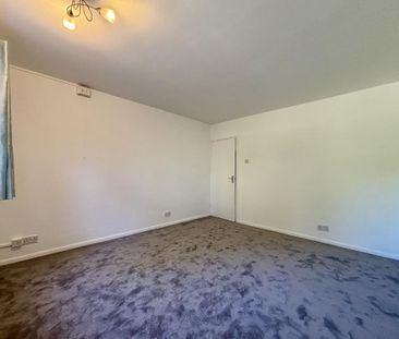 3 bedroom flat to rent - Photo 6