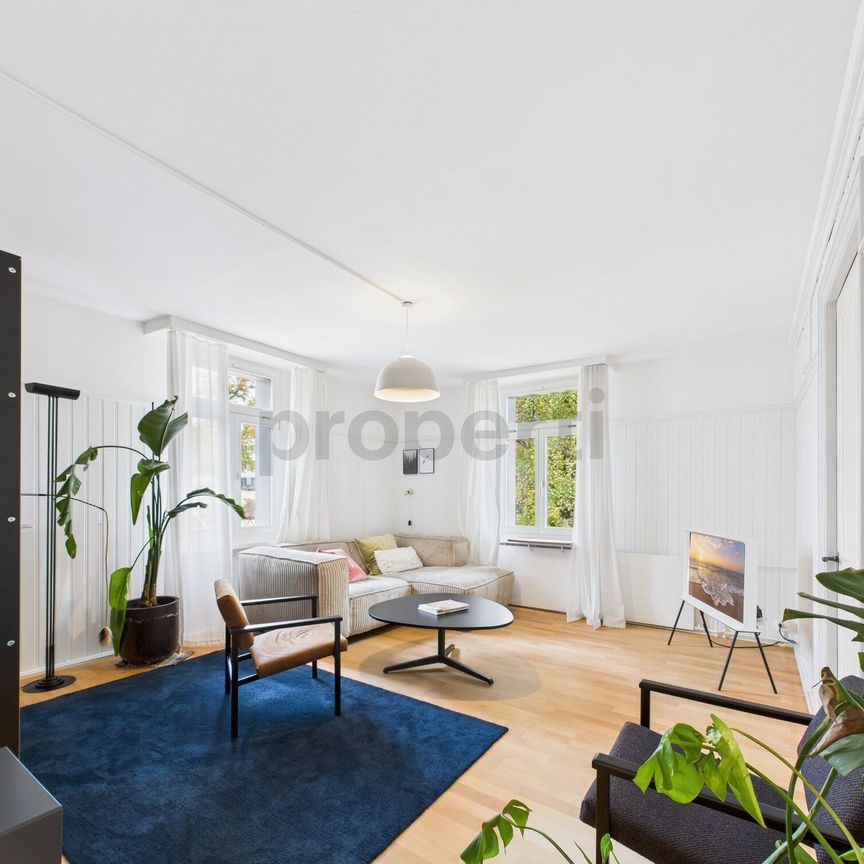 Elegant 6-room old building apartment, completely renovated and flooded with light - Photo 1