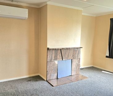 Cosy, Comfort, Convenience only at Cleland Street - Photo 6