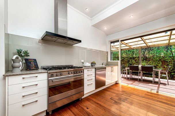 Single level period stunner with a touch of modern class - Photo 1