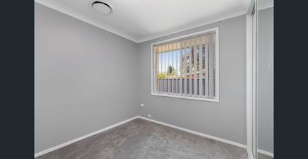 Large yard, close to school and shops - Photo 2