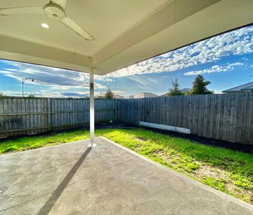 22 Wirraway Drive, Thornton - Photo 4