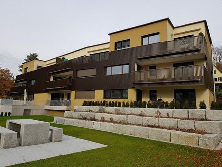 Moderne 2.5-Zimmer-Wohnung mit grossem Gartensitzplatz - Photo 2