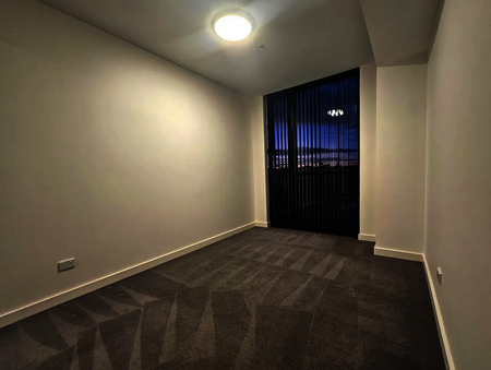 Modern High-Level 2 Bedroom Apartment with District Views - Photo 4