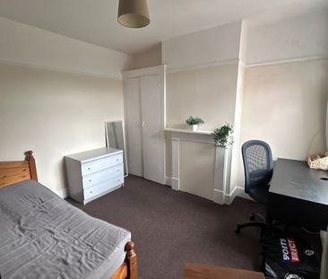 Room in a Shared House, Cromwell Road, SO15 - Photo 3