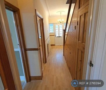 3 bedroom end of terrace house to rent - Photo 5