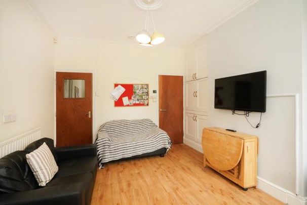 28 (3) Clementson Road, Crookes, Sheffield, S10 1GS - Photo 1