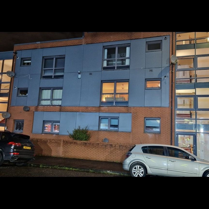 2 Bed Flat, Muirend Avenue, G44 - Photo 1