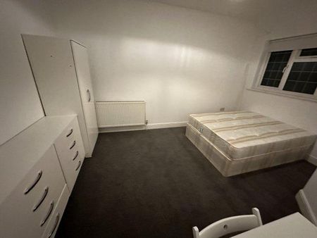 7 bedroom flat to rent - Photo 3