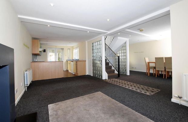 Hazel's House, 5 The Strand, Portaferry, BT22 1PE - Photo 1