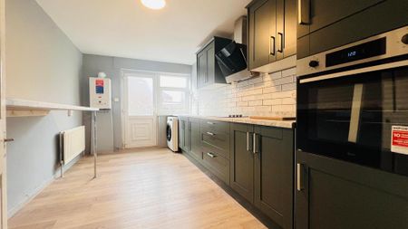 2 bedroom flat to rent - Photo 5