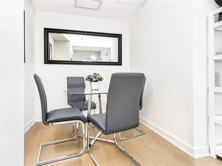 1188 Rue St Antoine O. - Photo 4