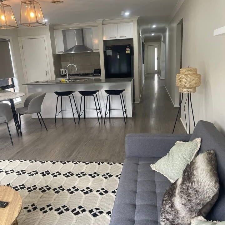 South Morang - Photo 1