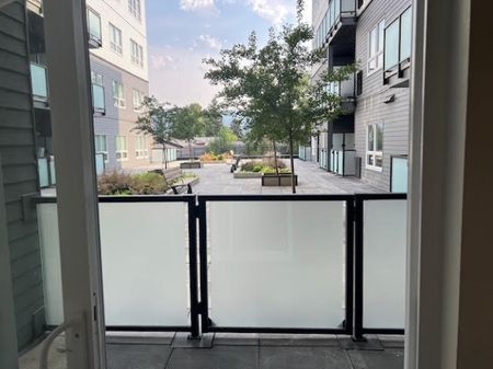 Courtyard view at SoHo Kelowna! - Photo 3