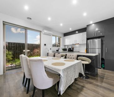 Amazing Townhouse on Belah! - Photo 3