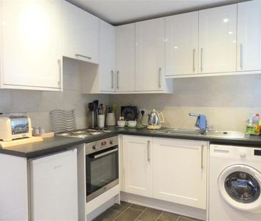 2 bedroom terraced house to rent - Photo 5