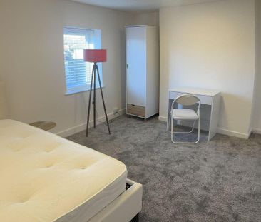 1 bedroom in a house share to rent - Photo 4