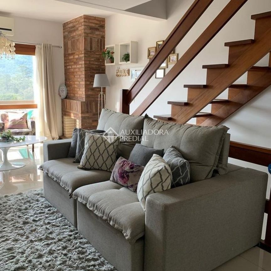 Casa com 3 quartos e 125m² para alugar em Hípica, Porto Alegre. - Foto 1