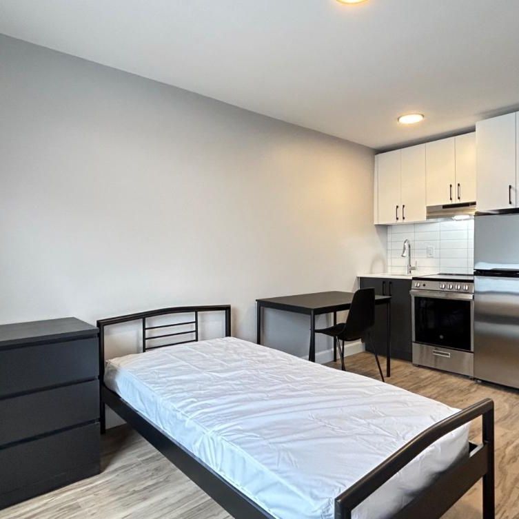 Appartement studio et salle de bain - Photo 1