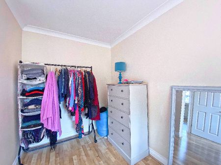 The Barons, Station Road, Frimley, Camberley, Surrey, GU16 - Photo 3