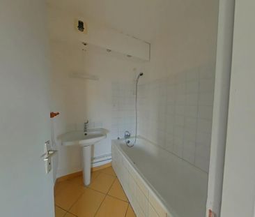 Location Appartement 2 pièces 50m² ROMANS SUR ISERE 26100 - Photo 3