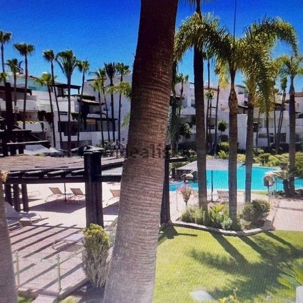 Alquiler de piso en Puente Romano - Photo 1