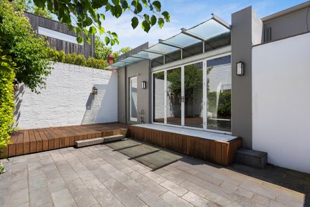 2 Meryl Street, Armadale VIC 3143 - House For Rent | Domain - Photo 2